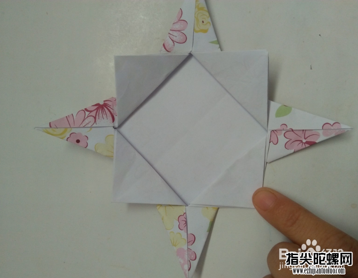 怎样用纸折陀螺